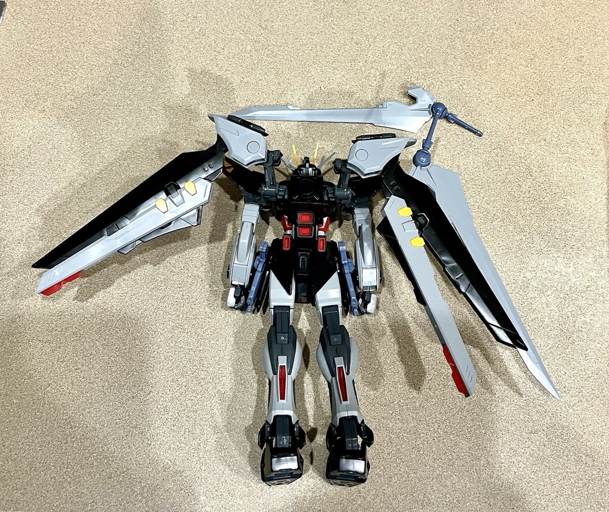 🏁 Bandai Gundam SEED Strike Noir Gundam MG 1/100 Semi Built Model
