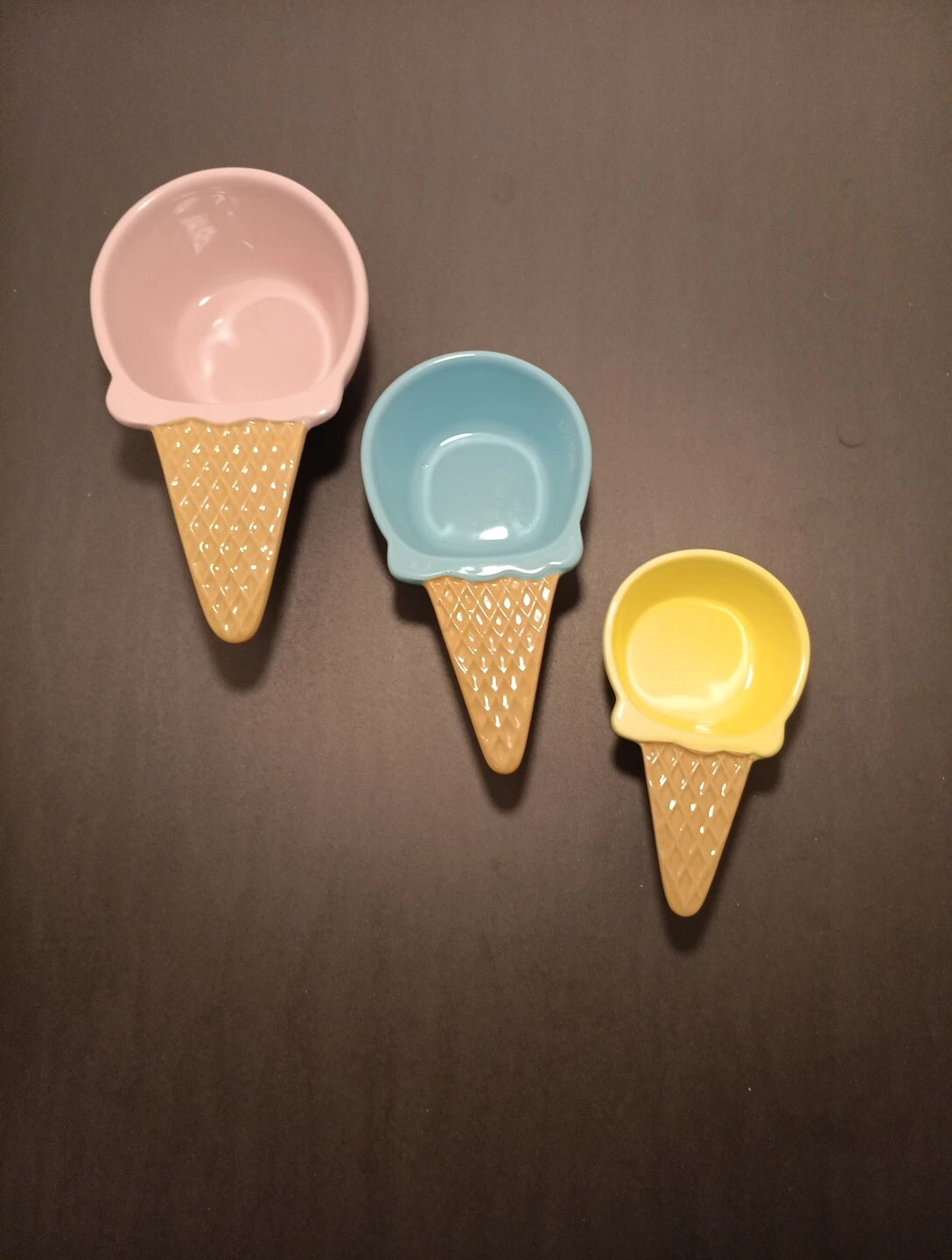 Cherry Top Ceramic Ice Cream Cone Measuring Cups Set Of 3 Great Condition!
