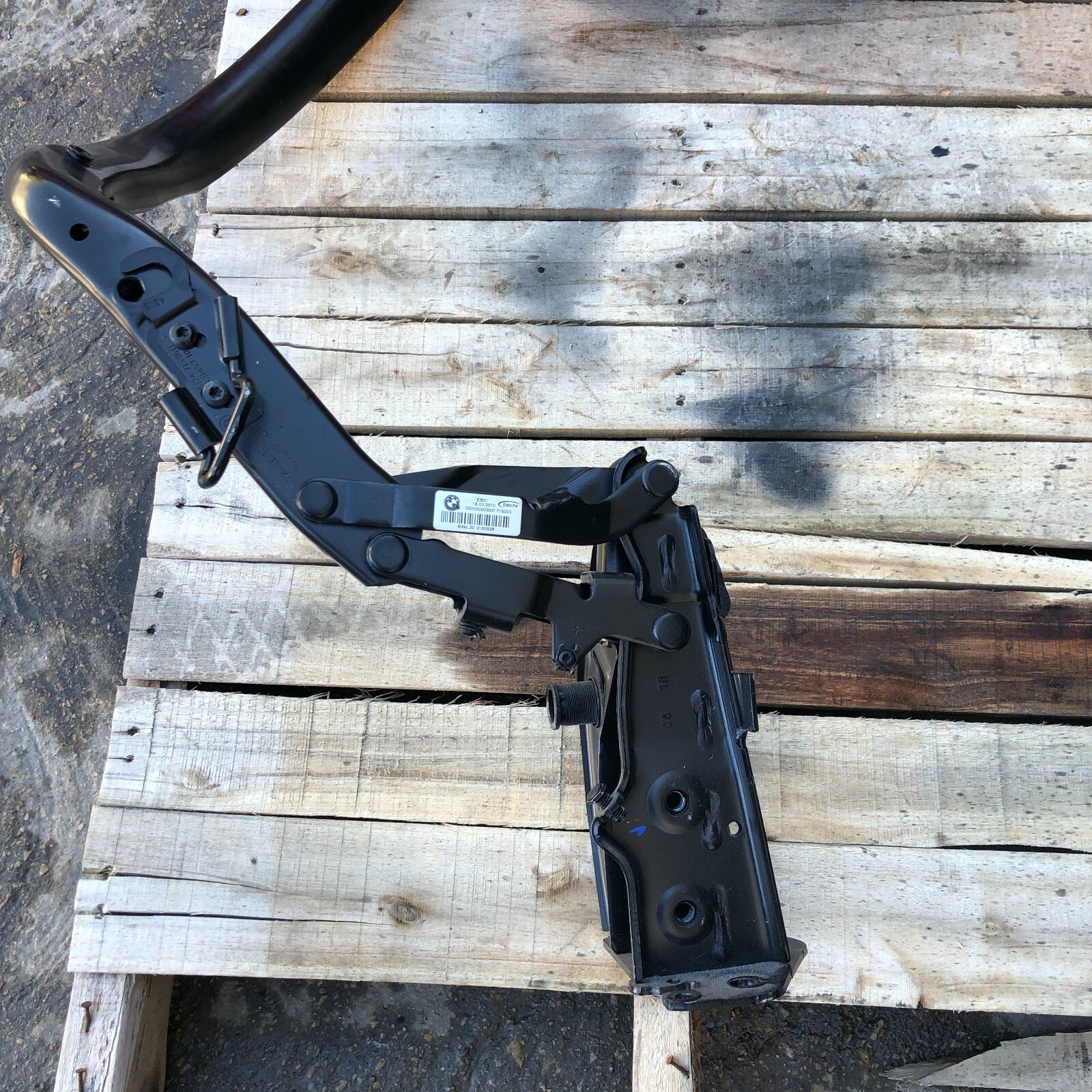 07-13 BMW 328i E92 E93 Left Convertible Top Lift Arm Hinge 