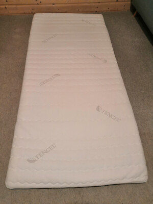 matratzen topper 90x200 /5 cm, neuwertig, Marke Tencel. Bezug mit 60° waschbar. 