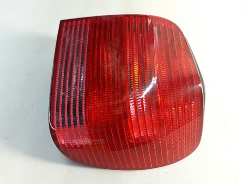 VW Polo ´01 6N2 1.9 SDI Rücklicht Rückleuchte RECHTS 6N0945257B Hella 964083