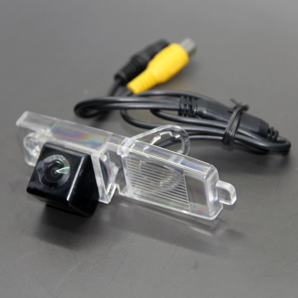 RCA Car Rear View Backup Camera For Toyota Hiace 2006 2007 2008 2009 2010 2011 - Image 3 of 4