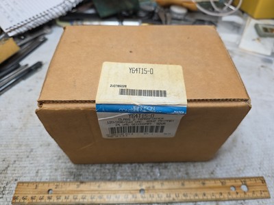JOHNSON CONTROLS Y64T15-0 CLASS 2 TRANSFORMER 120/208/240 VAC 60HZ PRI. 24 VAC 2