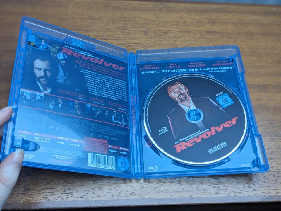 REVOLVER - German Edition BLU-RAY - Image 3 of 4