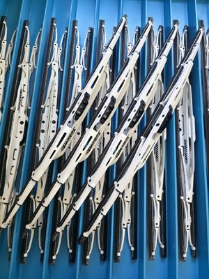 (4/FOUR) TRICO OKTANE 18''- White Metal Windshield Wiper Blade - Hook Mount