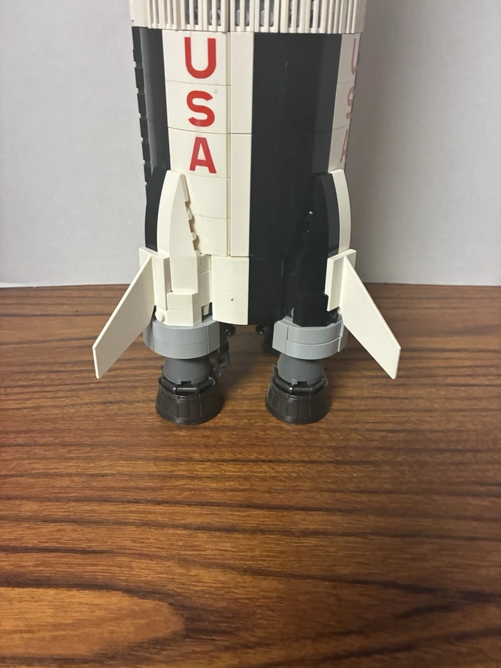 NASA Apollo Saturn Rocket INCOMPLETE - Image 4 of 4