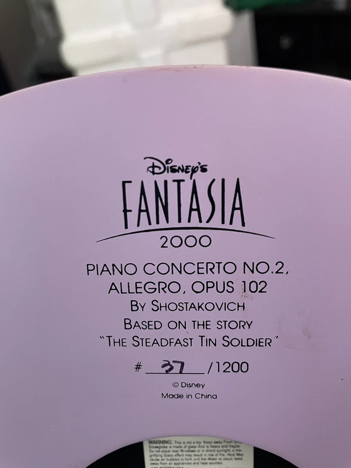 Reloj Globo de Nieve Disney's Fantasia 2000 Bailarina Soldado de Hojalata #37 de 1200 Foto 4 de 4