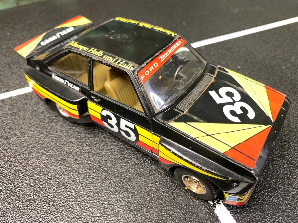 Coche diecast imperfecto 1:24 BURAGO FORD ESCORT RS 1800 RALLY #35 sin caja como está Foto 3 de 4