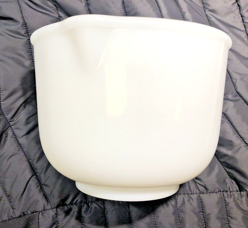 Vintage Sunbeam Mixing Bowl With Pour Spout