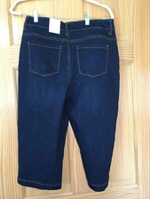 New Time and Tru Women's Woven Pull-On Capri Pants Dark Denim size Small