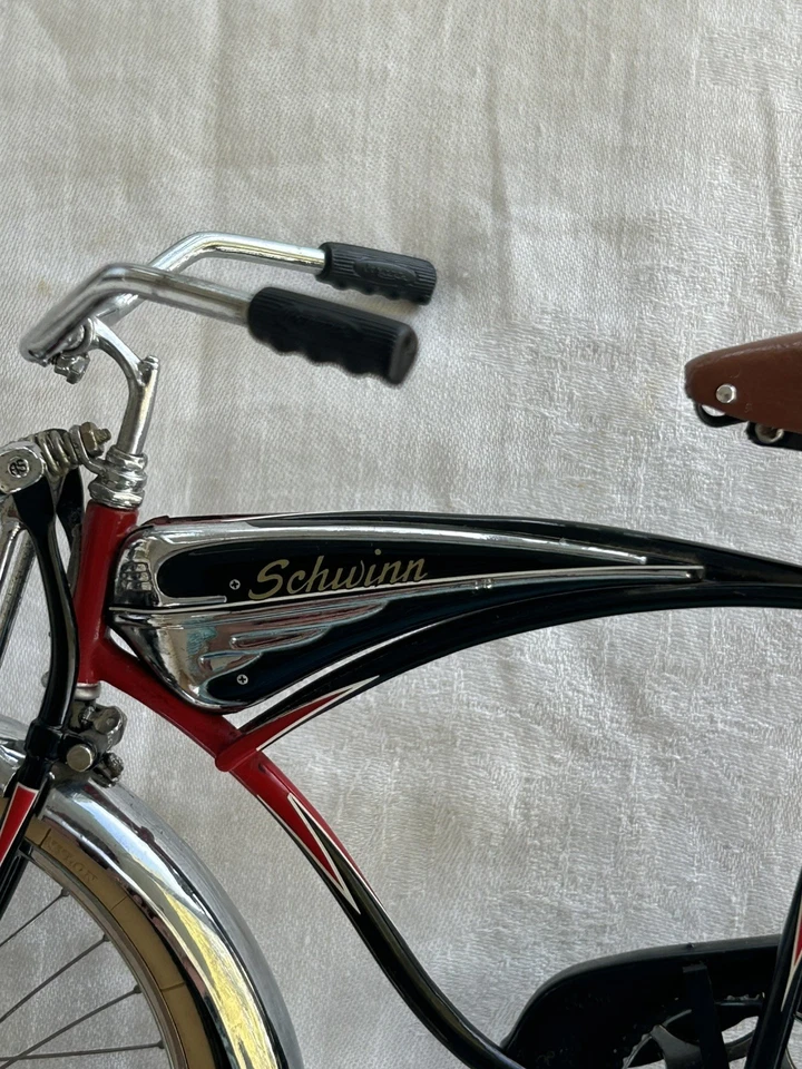 Danbury Mint Schwinn Black Phantom 1/6 Diecast Bicycle Bike - Image 2 of 4