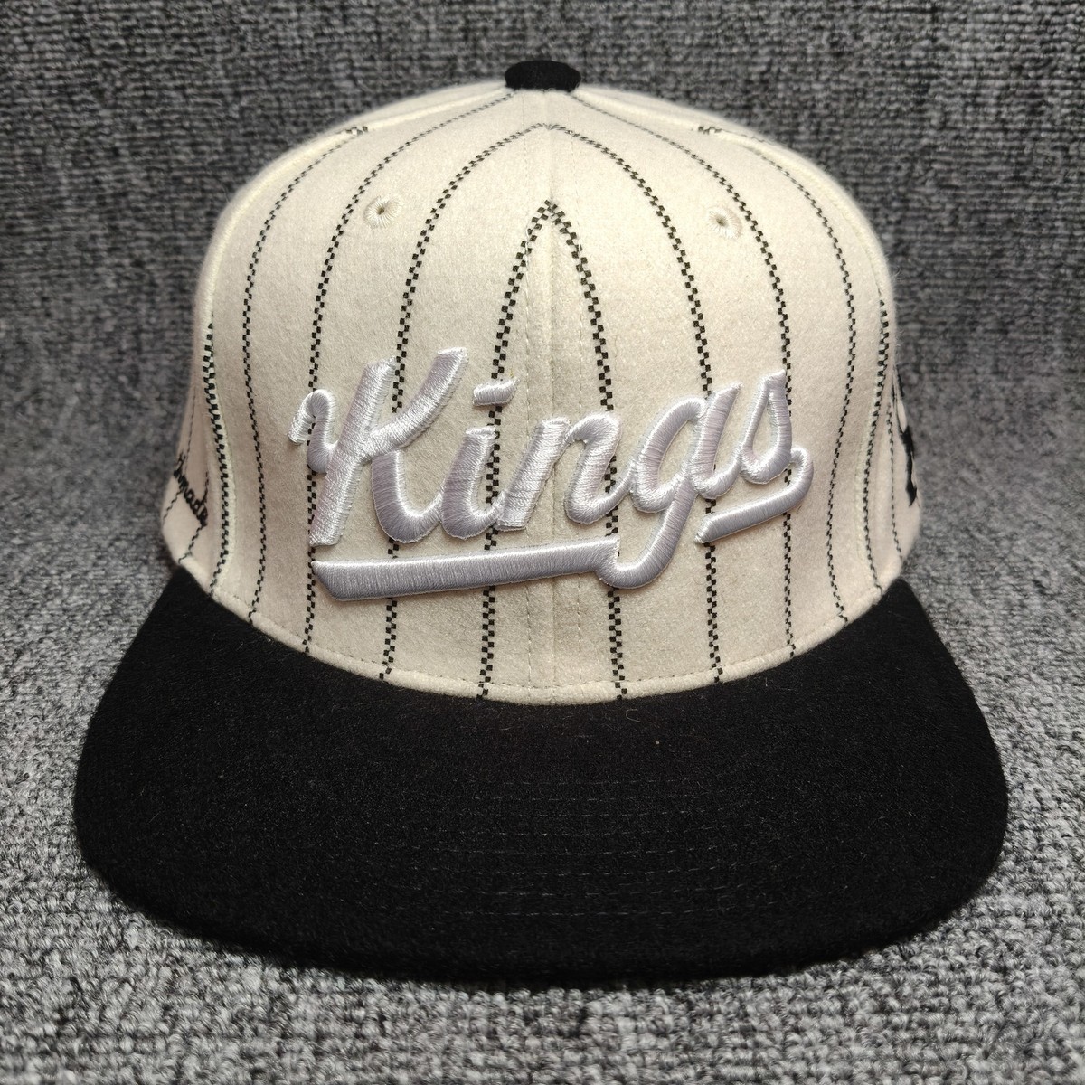 Mitchell & Ness Los Angeles Kings Retro Snapback Cream Black One Size Hat