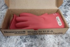 Salisbury E0011R/10H Size 10-1/2 Class 00 Red Electrical-Insulating Gloves (BW)