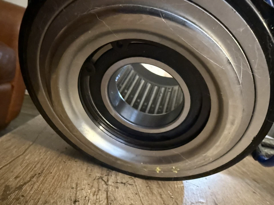 Cubo frontal para 2005-2007 6.0 Powerstroke 4x4 - Imagem 2 de 3