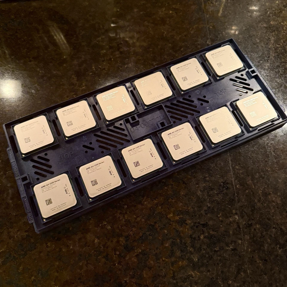 1x AMD A4 CPU A4-3300 PROCESSOR 2.5GHZ/1M (AD3300OJZ22HX) Socket FM1 USA - Image 3 of 3