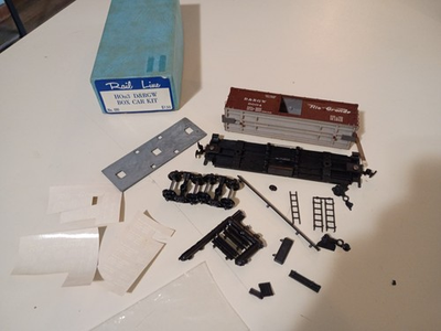 #ad vintage rail line box car kit number 130 everything in the pics original box $5.25