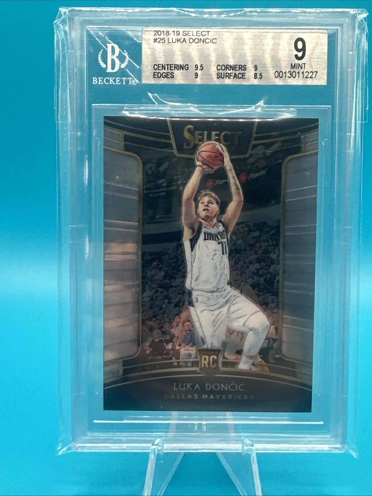 2018-19 Panini Select #25 Luka Doncic Rookie BGS 9 MINT Mavs Lakers RC
