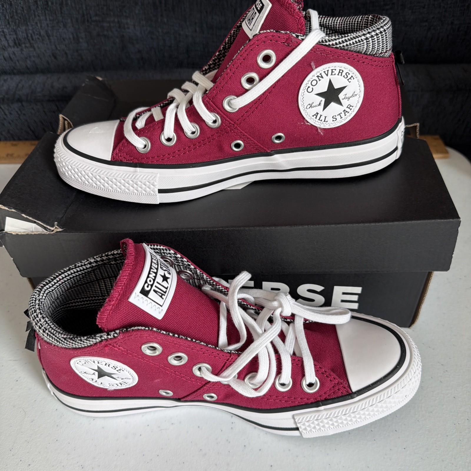 NEW Converse Chuck Taylor All Star Sneaker berry red sporty madison mid 6.5 NIB thumbnail 2