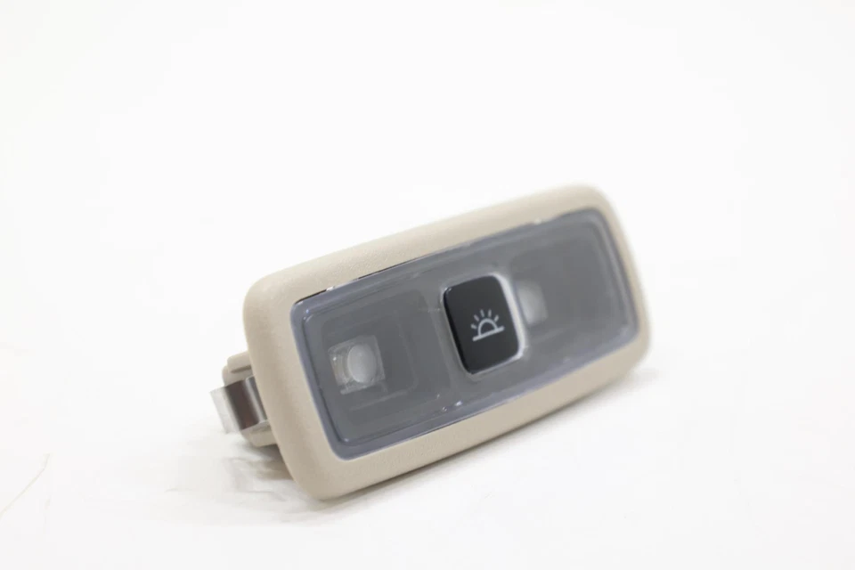 Luz interior Lincoln Aviator 2020 Lc5a13k767ac Lc5z13776ac Foto 4 de 4