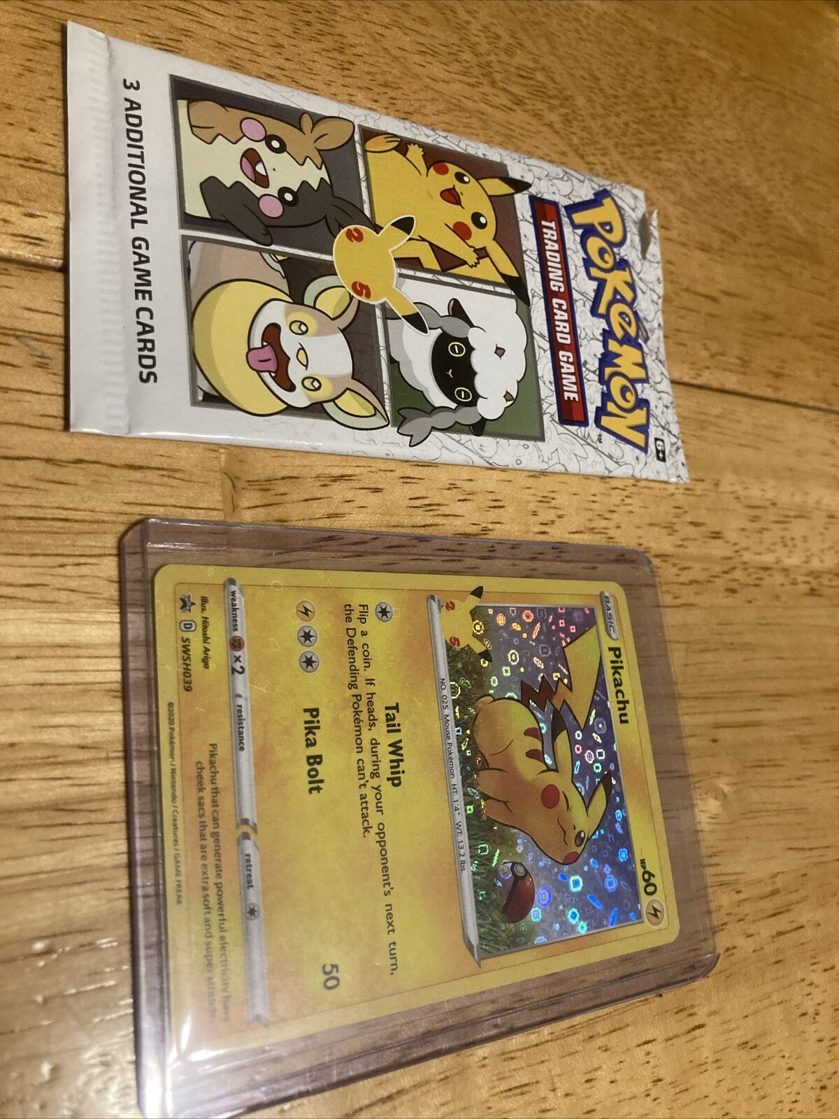 Pikachu Tcg Carta Foil Holográfica Edição Especial Aniversário 25