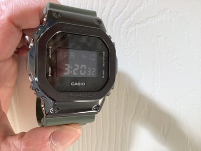 メタル×ミリタリー GM-5600B 良品 カーキグリーン G-SHOCK Casio G-SHOCK GM 5600B Unisex Metal Bezel Wristwatch Military