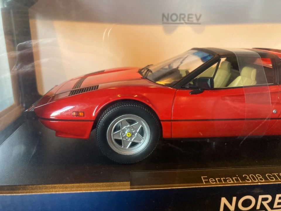 RARE FERRARI 308 GTS 1982 RED MAGNUM 1/18 NOREV - Photo 3/4