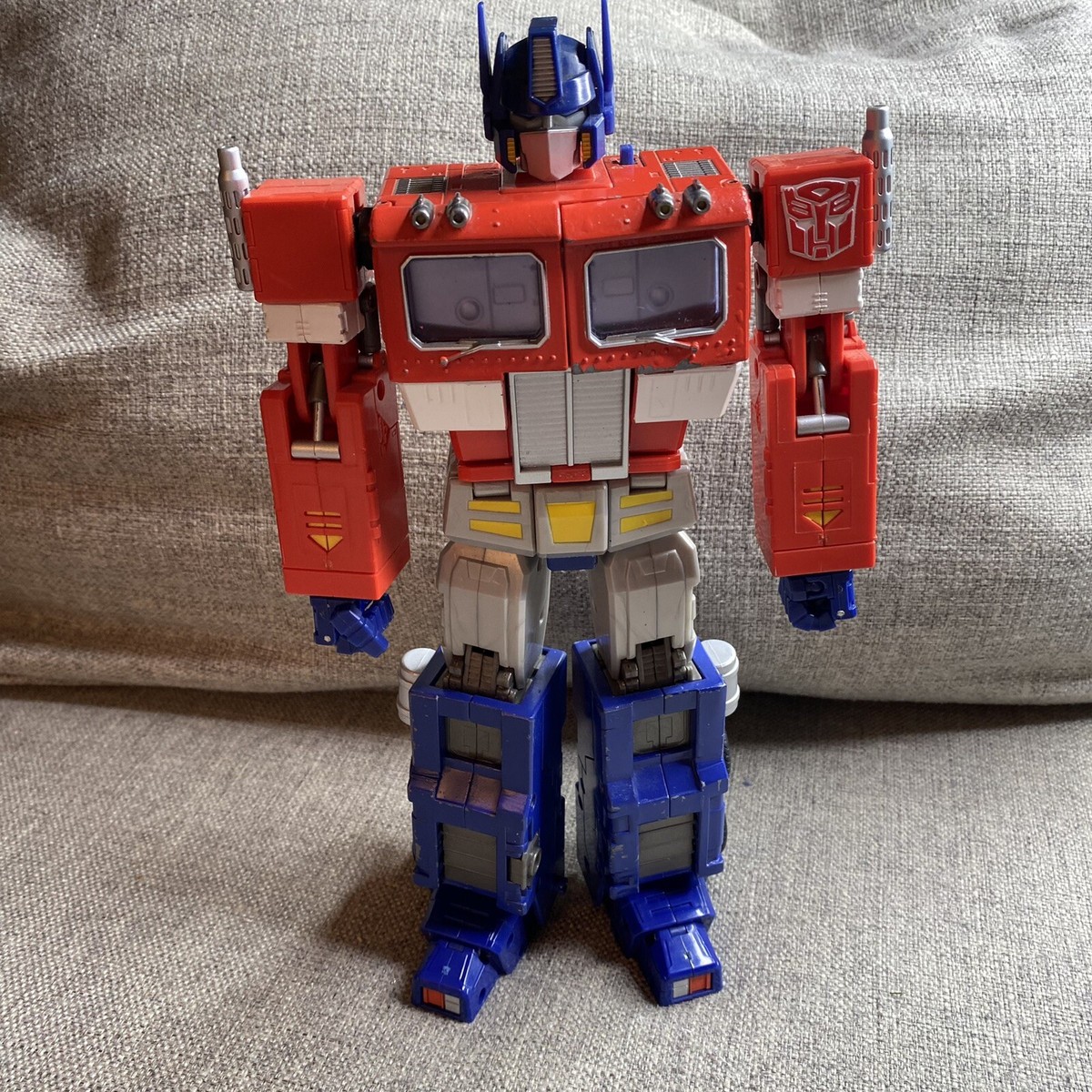 Transformers Masterpiece Optimus Prime Action Figure - MP-01 Transformers Masterpiece Optimus Prime Action Figure - MP-01
