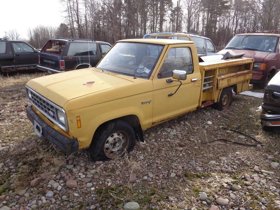 Ford Ranger 2.8 Front Thermostat Housing Water Outlet OEM Bronco II 83 84 85  - Изображение 3 из 4