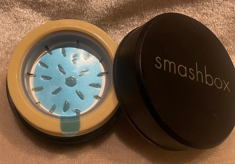 SMASHBOX Halo Yellow Color Correcting Hydrating Powder 0.25 oz 7.1 g NEW Rare - Image 3 of 4