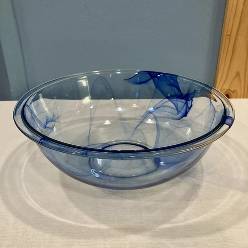 PYREX 4 QT Blue Lagoon Swirl Glass Mixing Bowl