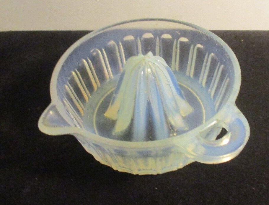 VINTAGE LARGE   6 1/4" OPAL   FRY GLASS  #275  REAMER JUICER SQUEEZER