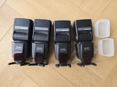 4 Stück Yongnu digital Speedlite YN560 Blitzgeräte+Ständer zusammen im Paket