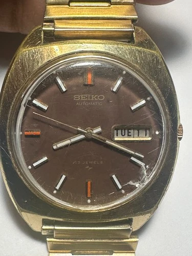 VINTAGE SEIKO 7006-8059 17 JEWEL MEN'S AUTOMATIC WRISTWATCH DAY/DATE