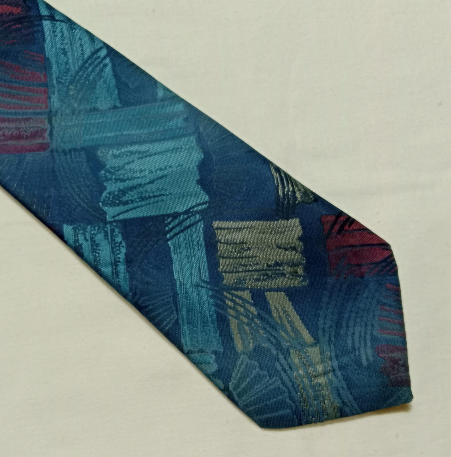 Sainsbury's Men's Abstract Geometric Tie in Blue & Red Pattern image 5