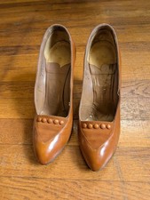 1950s Brown Leather And Suede Heels With Button Details