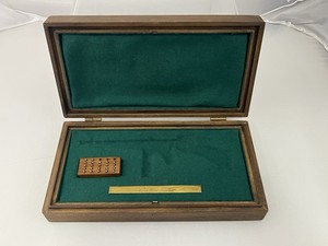 1/4 Scale Thompson M1928A1 Submachine Gun Carved French Fit Wood Case