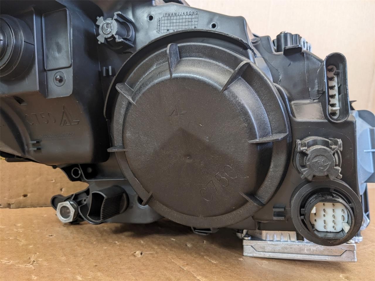 OEM 2008-2012 Maserati GranTurismo Xenon Headlight Left Driver Side LH 286380