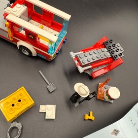 LEGO 60107 Fire Ladder Truck City Almost Complete Manual Firetruck Firefighter