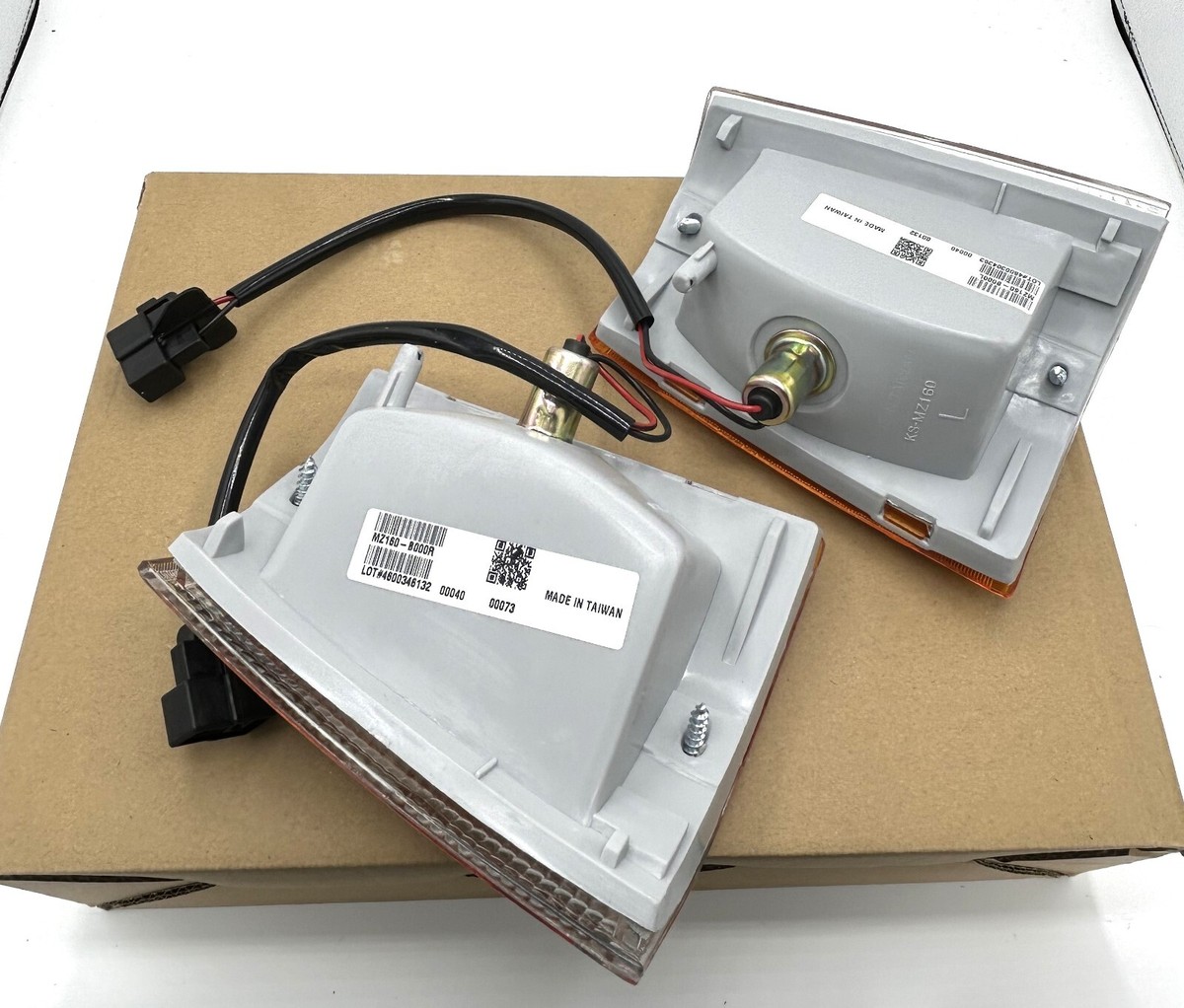 SET 86-93 Mazda B2000 B2200 B2600 Corner Light Sidemarker Lamp