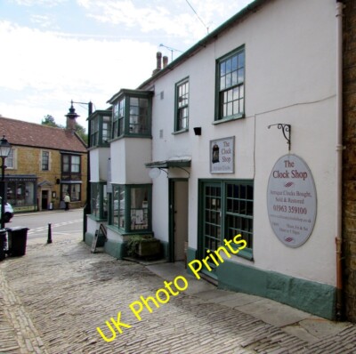 Foto 6x4 The Clock Shop, Castle Cary Castle Cary\/ST6332 gegenüber gesehen T c2015
