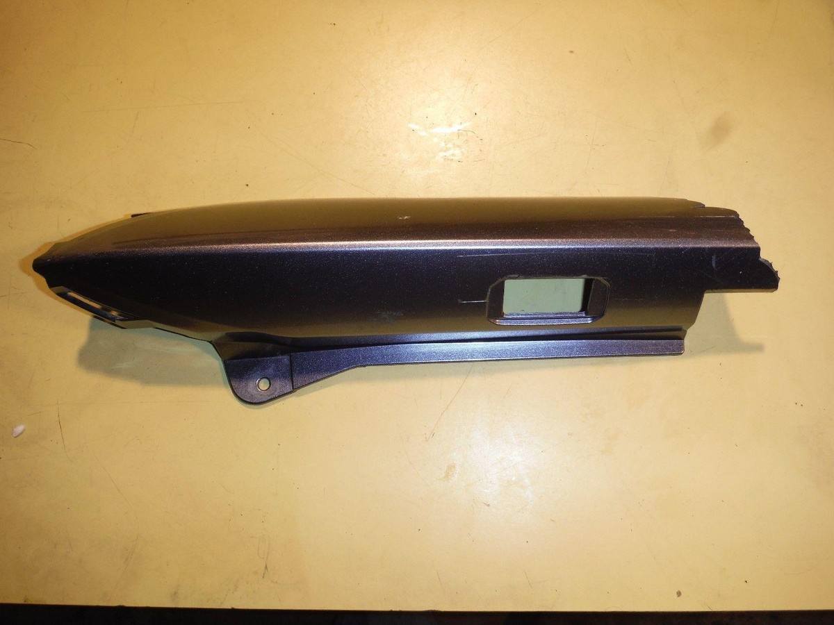 04 Yamaha FJR1300A ABS 5JW-21651 Right rear tail fairing piece. | eBay