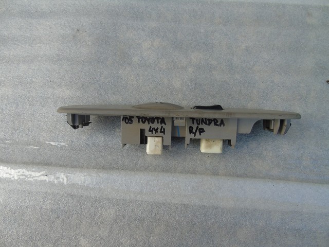 2005 TOYOTA TUNDRA 4X4 GRAY RIGHT FRONT DOOR LOCK WINDOW CONTROL SWITCH