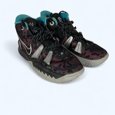 Nike Kyrie 7 Mid Pixel Camo Youth size 5.5