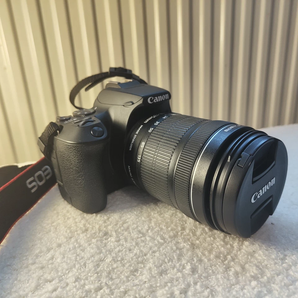 Canon EOS 250D Kamera mit 18-135mm Objektiv und Zubehörpaket OVP sehr gut - Bild 4 von 4