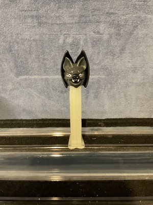 Pez Singles- Halloween- Vampire Bat A, Loose