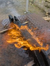 Schwebeholzregal Yakisugi veredelt Designregal Fachwerk Vintage Shou Sugi Ban