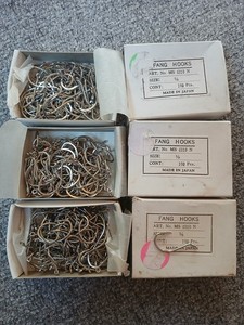 Fang Hooks octopus hooks lot of 300 1/0