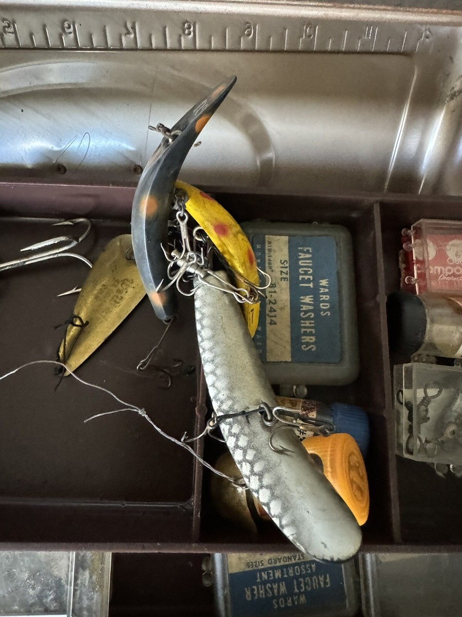 Vintage Tackle Box full of vintage fishing lures and accessories 60's 70's | eBay Vintage Tackle Box full of vintage fishing lures and accessories 60's 70's | eBay