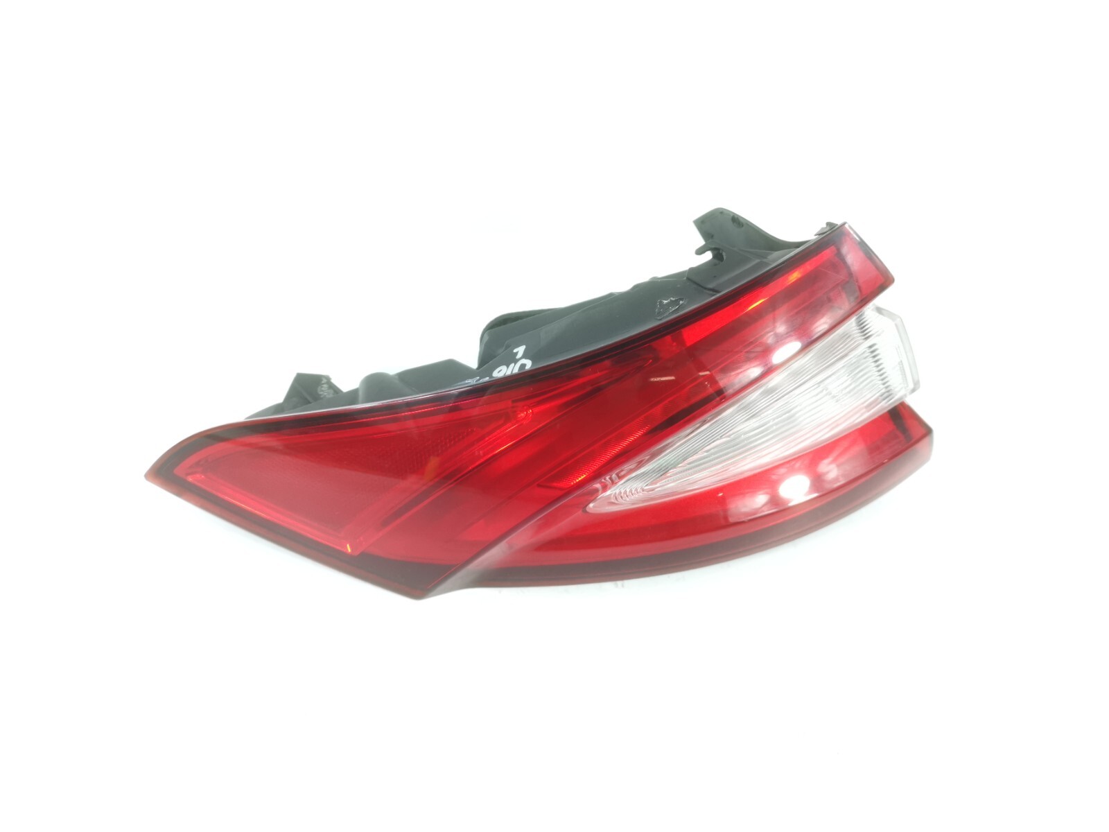 17-20 MASERATI Levante REAR LEFT SIDE TAIL LIGHT LAMP