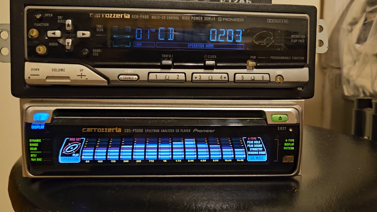 ジャンク カロッツェリア CDS-P5000 PIONEER CARROZZERIA CDS-P5000 Slave CD Player w Spectrum Analyzer